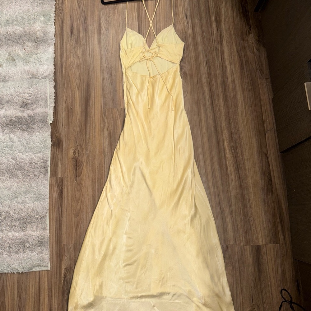 THE SOPHIA SATIN MAXI DRESS YELLOW by Hello Molly - Picture 9 of 9